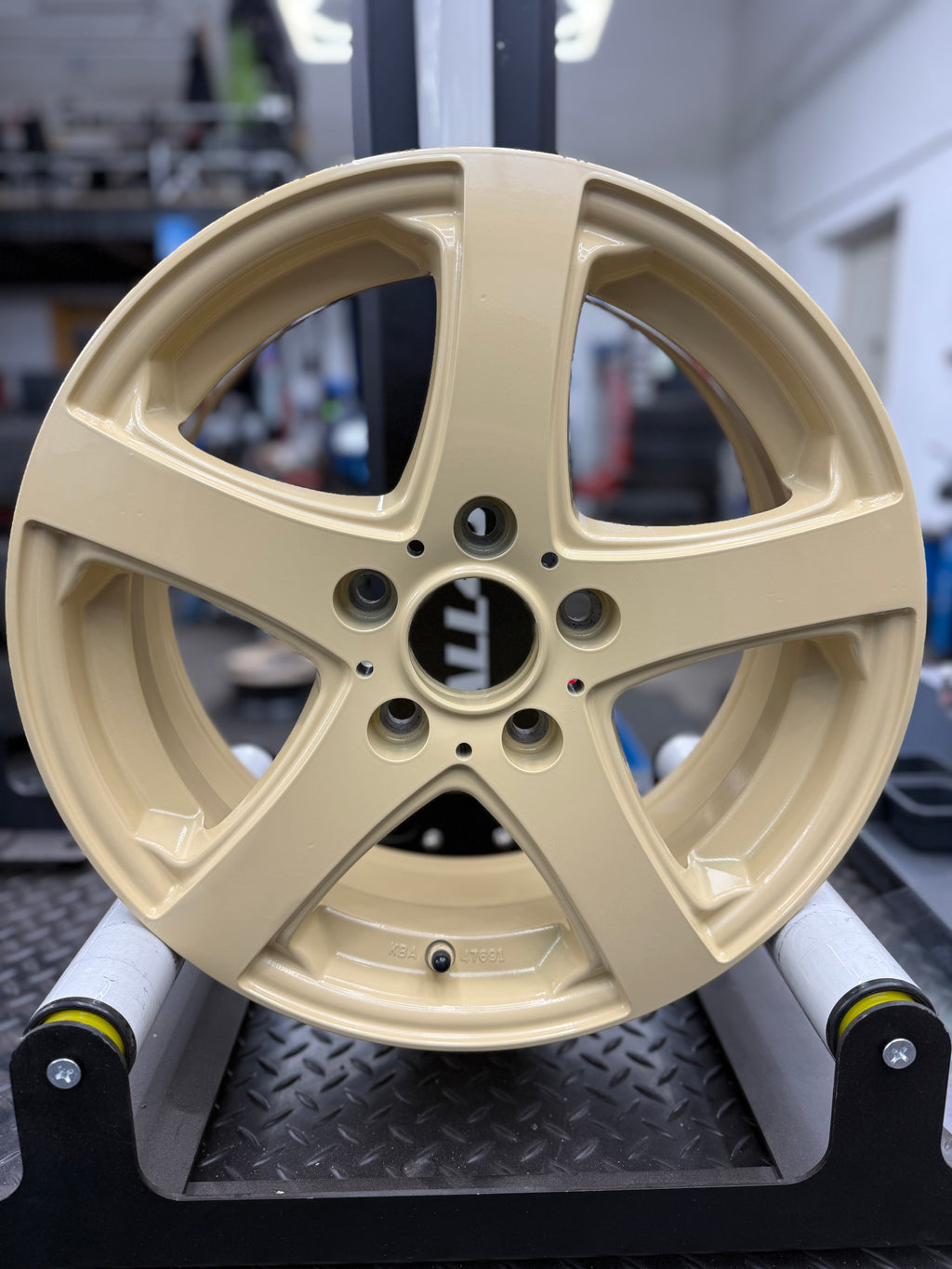 Auto Felgen ,,bis 17 Zoll" Pulverbeschichtung